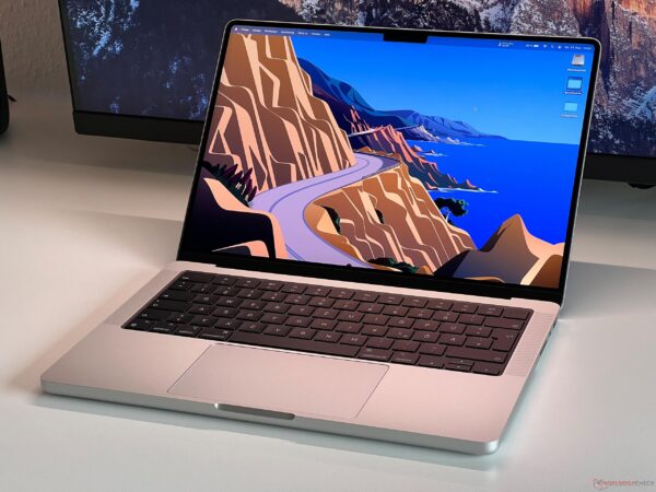 100 units Macbook Pro 2025