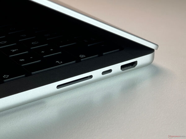 100 units Macbook Pro 2025 - Image 3