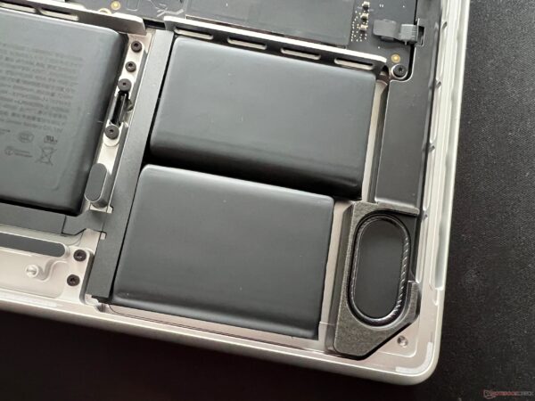 100 units Macbook Pro 2025 - Image 6