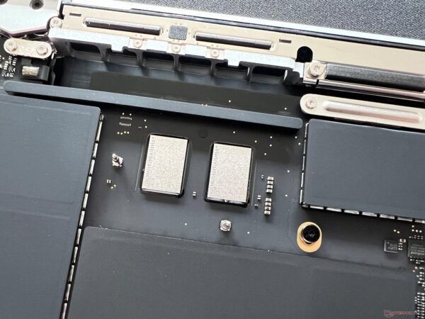 100 units Macbook Pro 2025 - Image 7