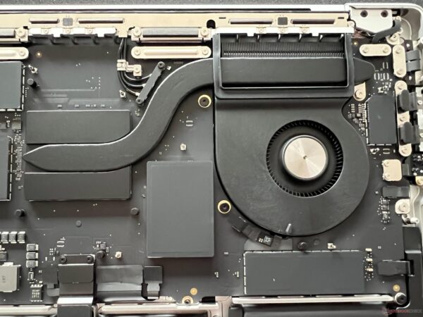 100 units Macbook Pro 2025 - Image 8